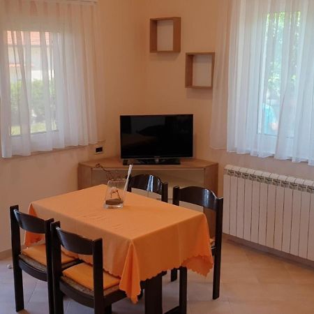 Apartment Jf Rezine Lovran Bagian luar foto