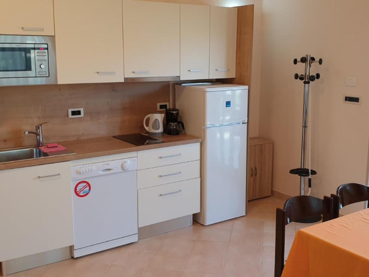 Apartment Jf Rezine Lovran Bagian luar foto